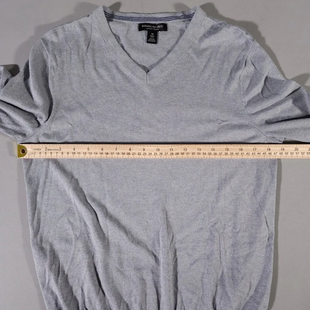 Banana Republic Sweater Mens M Gray Silk Cotton Cashmere Luxury Blend V-Neck